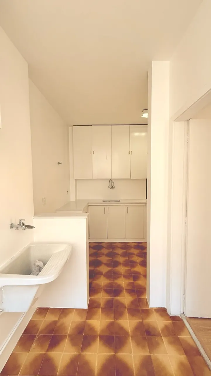 Apartment, 80 m², with wood or laminate floors — photo 2
