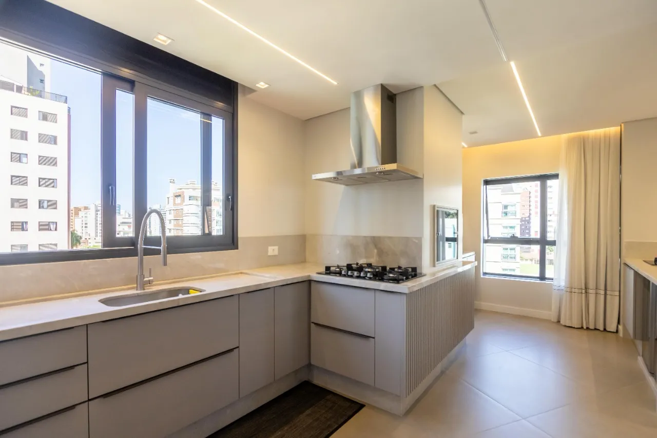 3-bedroom apartment in a building with a gym — photo 19