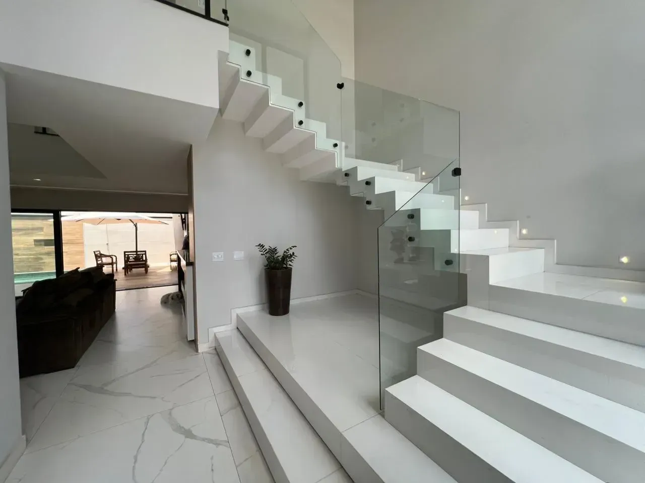 Furnished house with 4 bedrooms and 4 bathrooms — photo 16