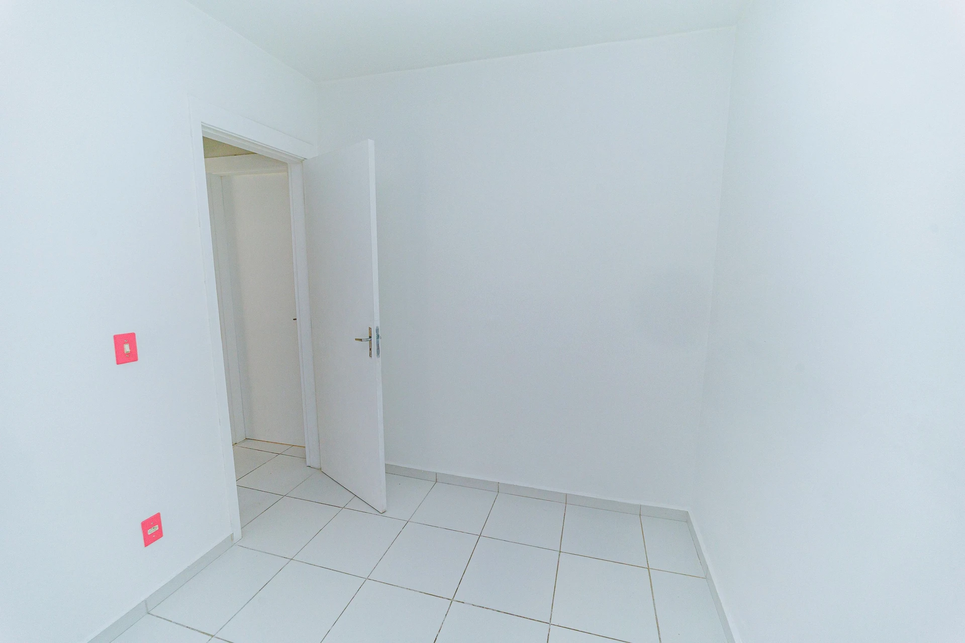 Apartamento de 2 quartos em condomínio com piscina — photo 17
