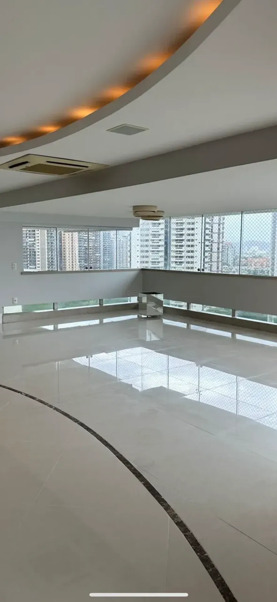 4-bedroom apartment with a water view in Rio de Janeiro — photo 3