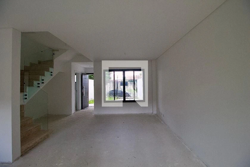4-bedroom house with a garden