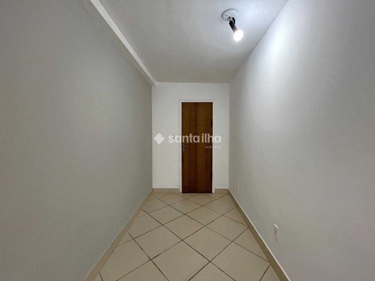 3-bedroom house with a bathtub — photo 16
