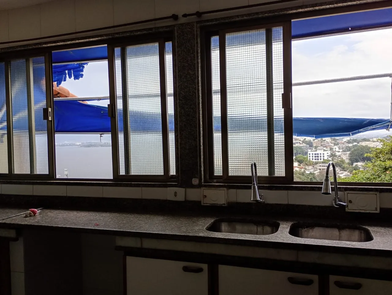 Furnished rental house with 3 bedrooms and 5 bathrooms — photo 2