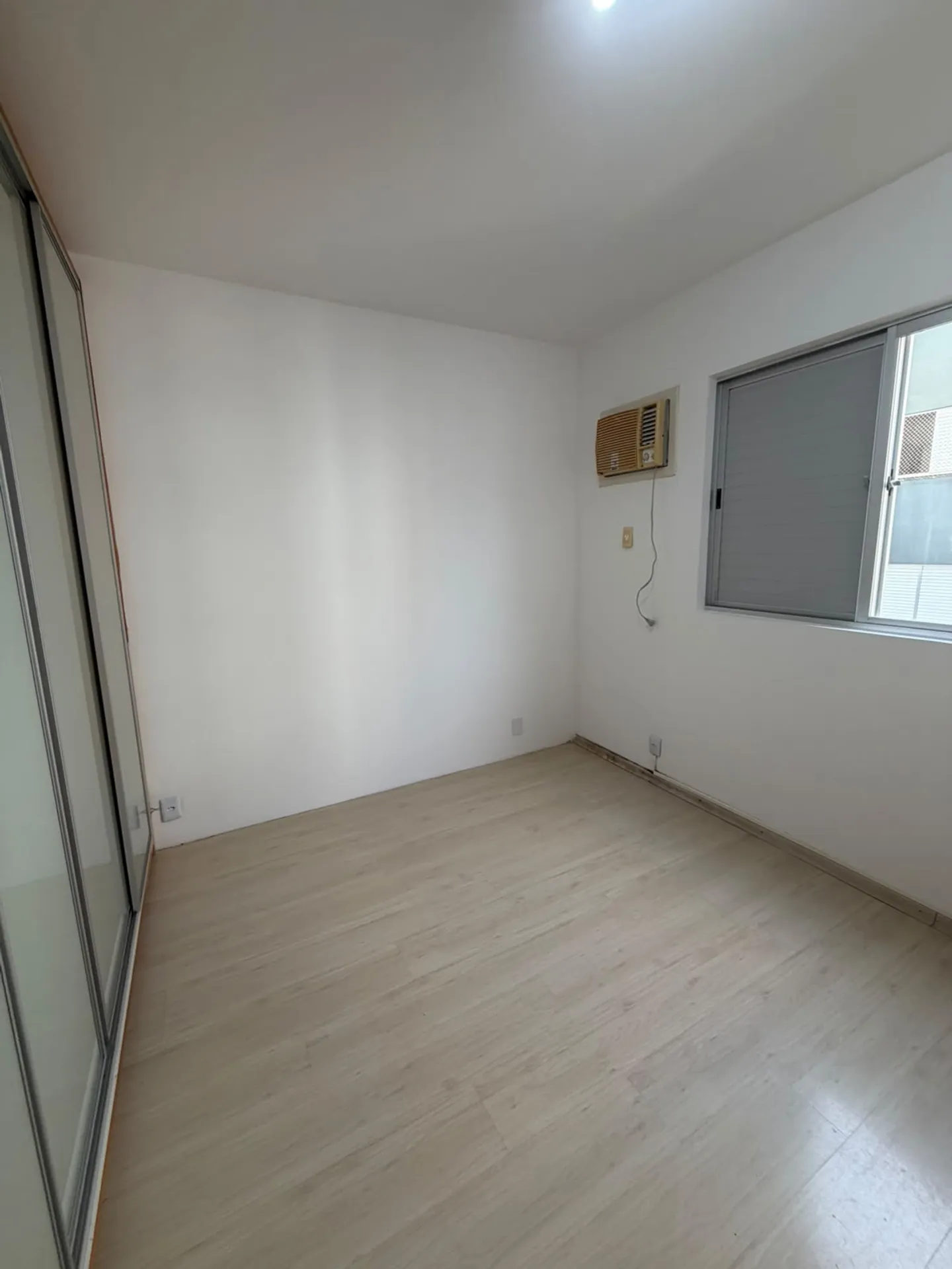 Деревянный пол или ламинат и 1 спальня: квартира 41 м² — photo 3