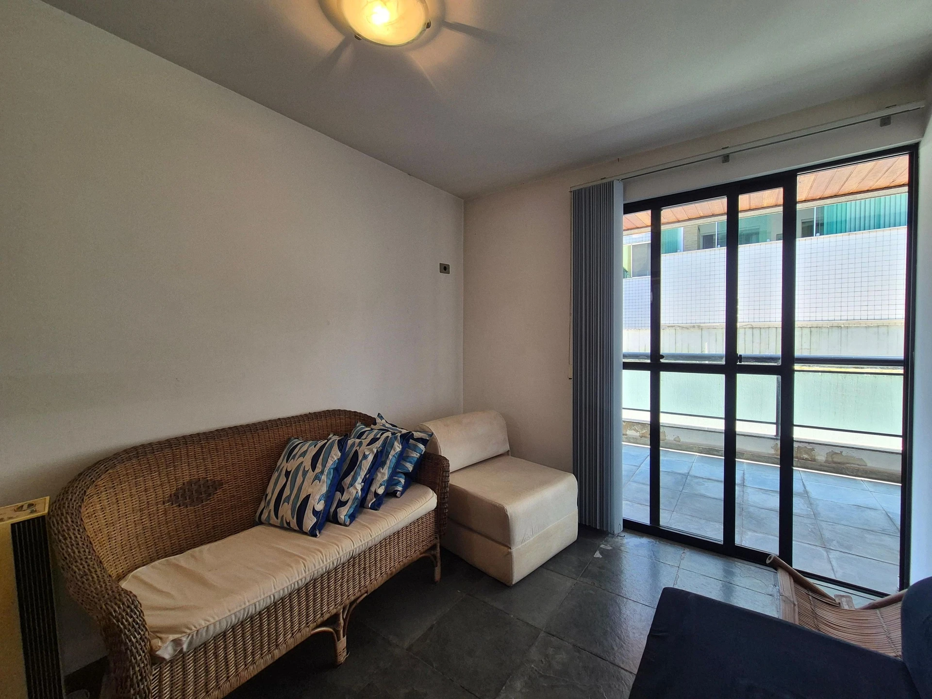 Glass-enclosed balcony in a 2-bedroom apartment, 84 m² — photo 19