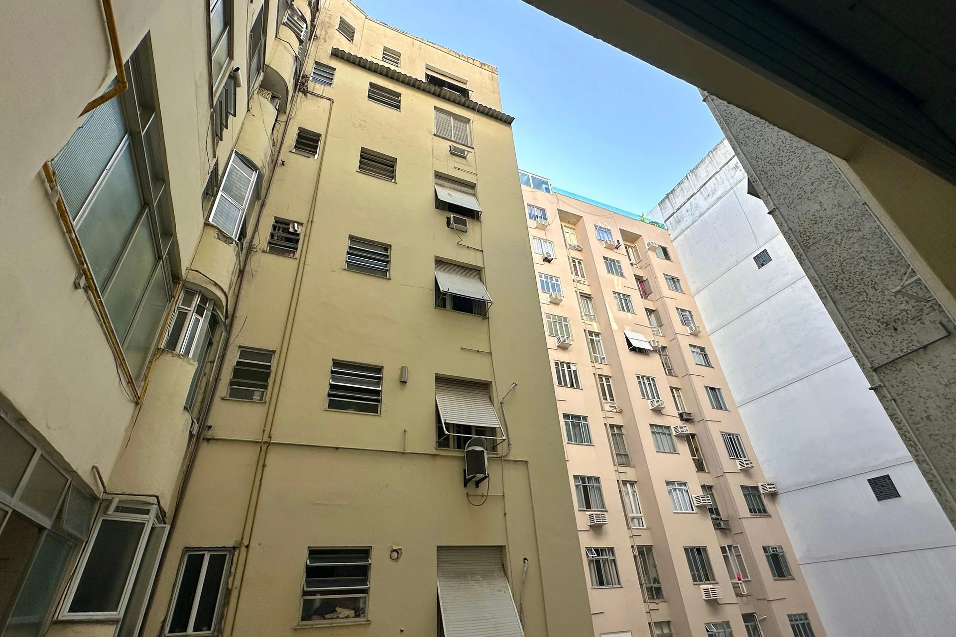 Furnished apartment with 3 bedrooms and 2 bathrooms — photo 39