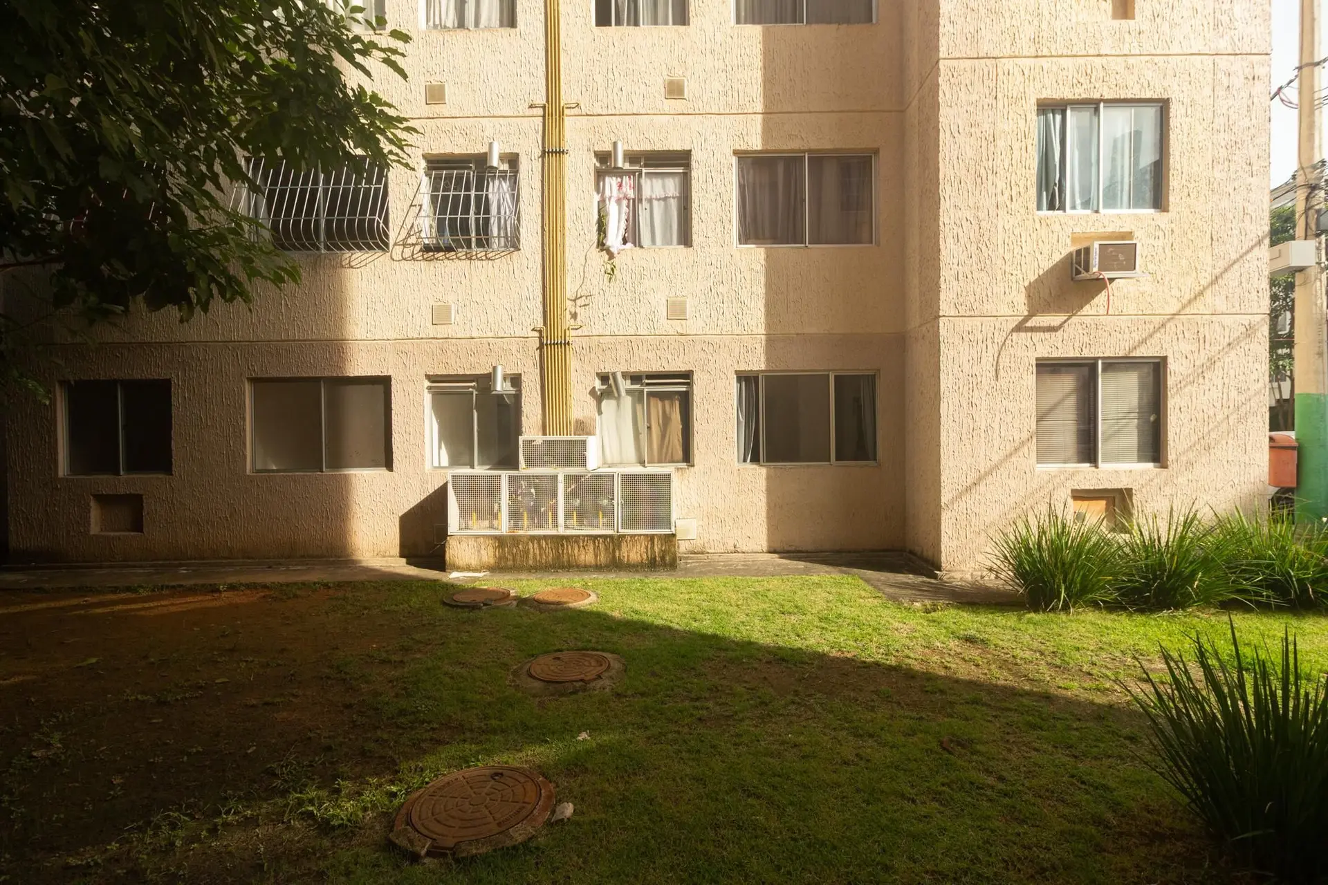 Apartment with 2 bedrooms and a kitchenette stove — photo 38