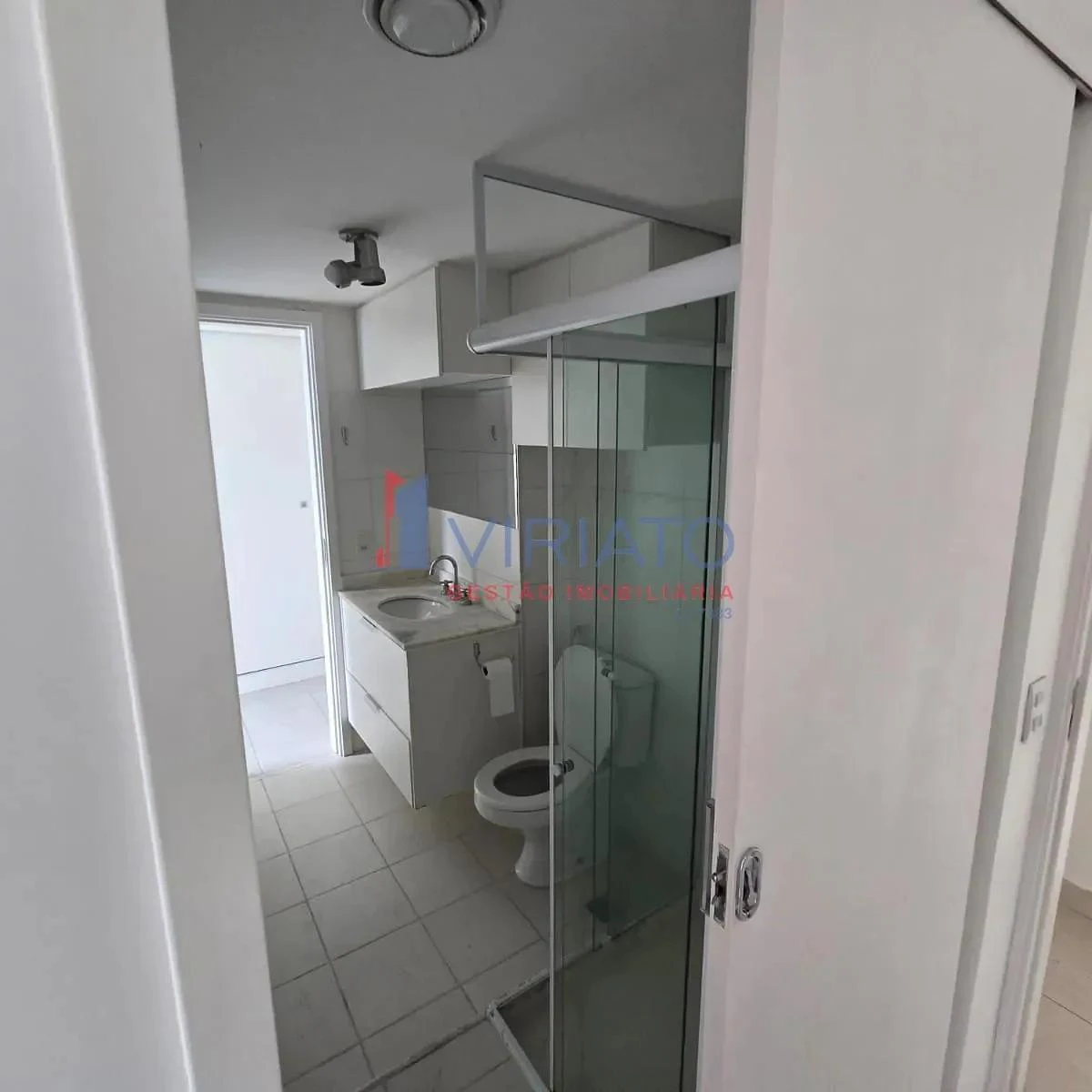 Apartment with 5 bedrooms and 2 bathrooms plus a balcony — photo 17