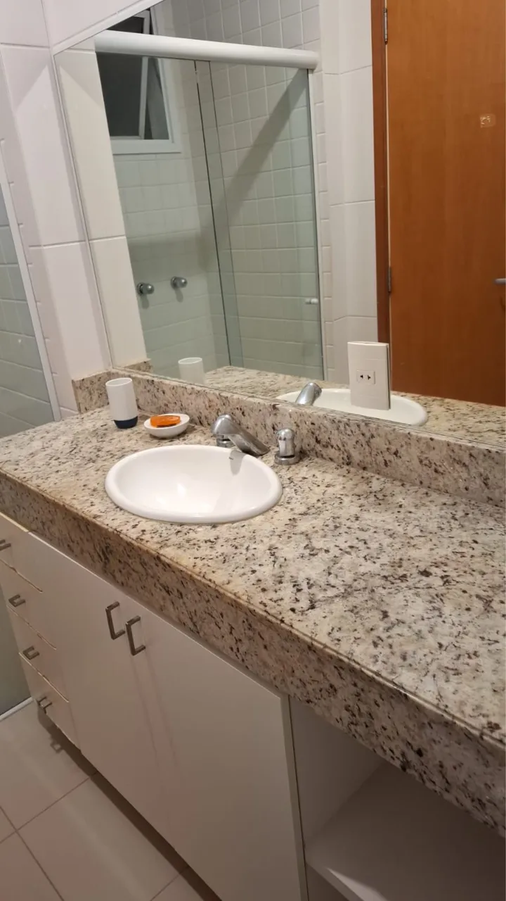 Furnished 1-bedroom apartment with 1 bathroom — photo 8
