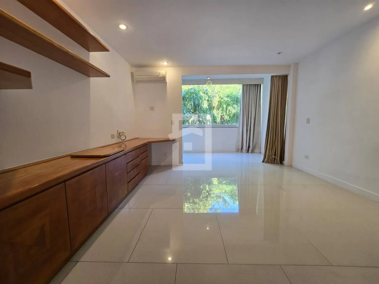Triplex house with 4 bedrooms and 2 en-suites — photo 40