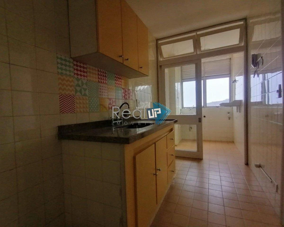 2-bedroom apartment with a mountain view in Rio de Janeiro — photo 6