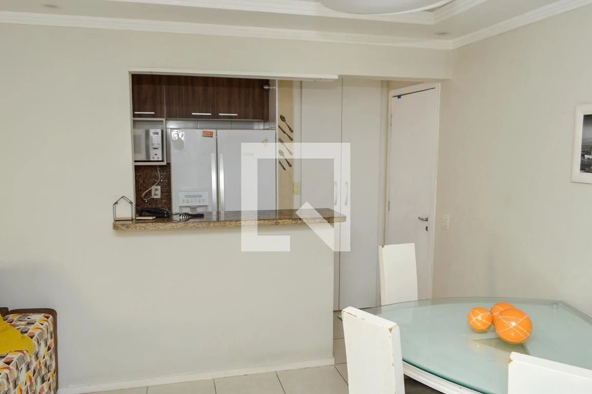 Floor-to-ceiling windows in a 2-bedroom apartment, 60 m² — photo 2
