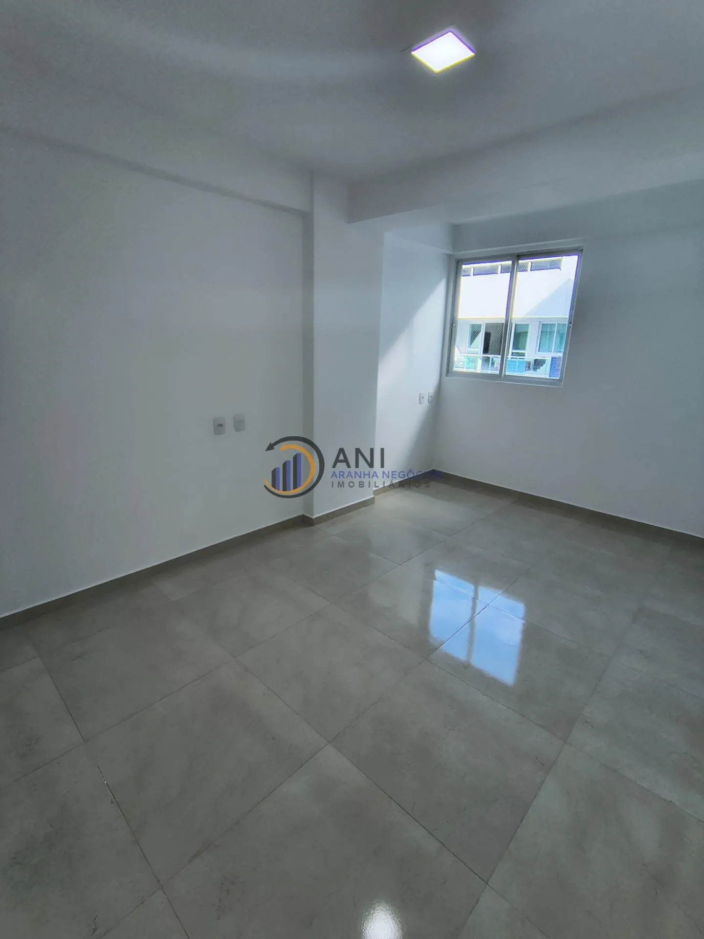 Apartamento de 2 dormitorios y balcón cerrado, 65 m²