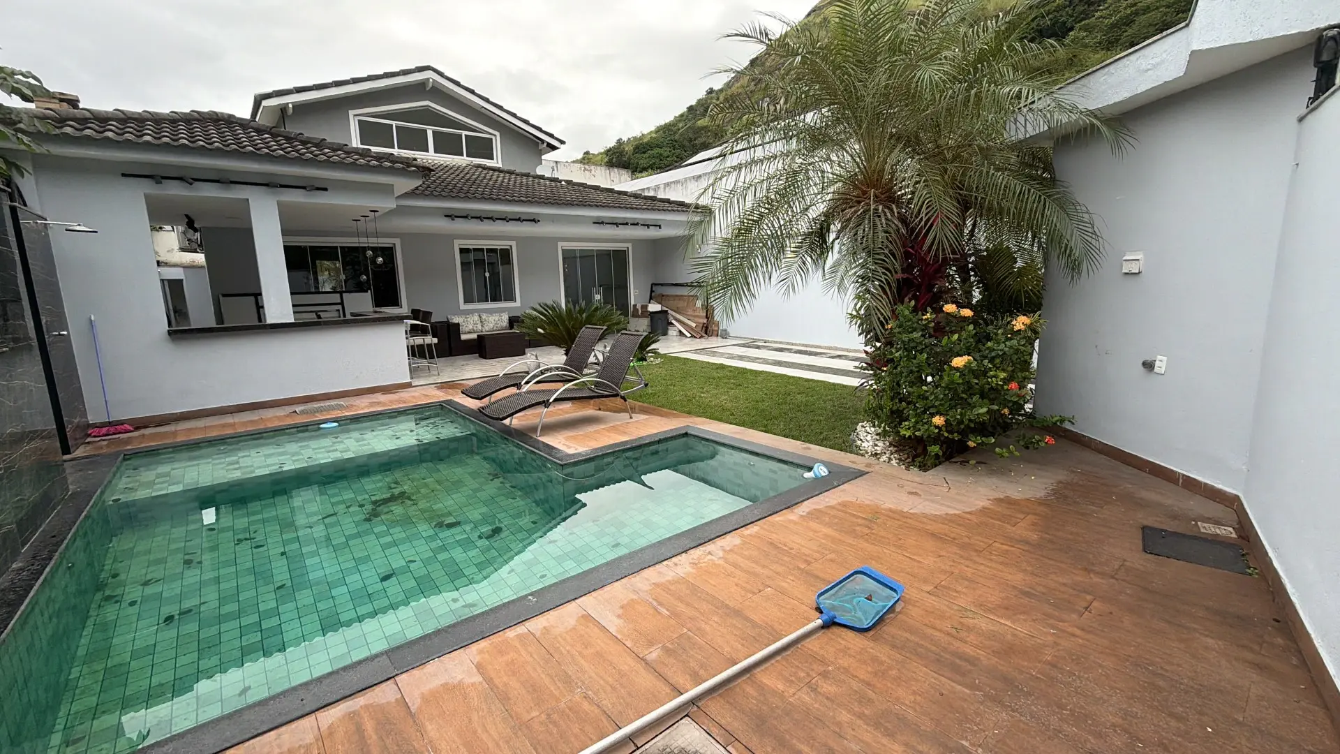 House, 220 m², with a grill on the balcony — photo 4