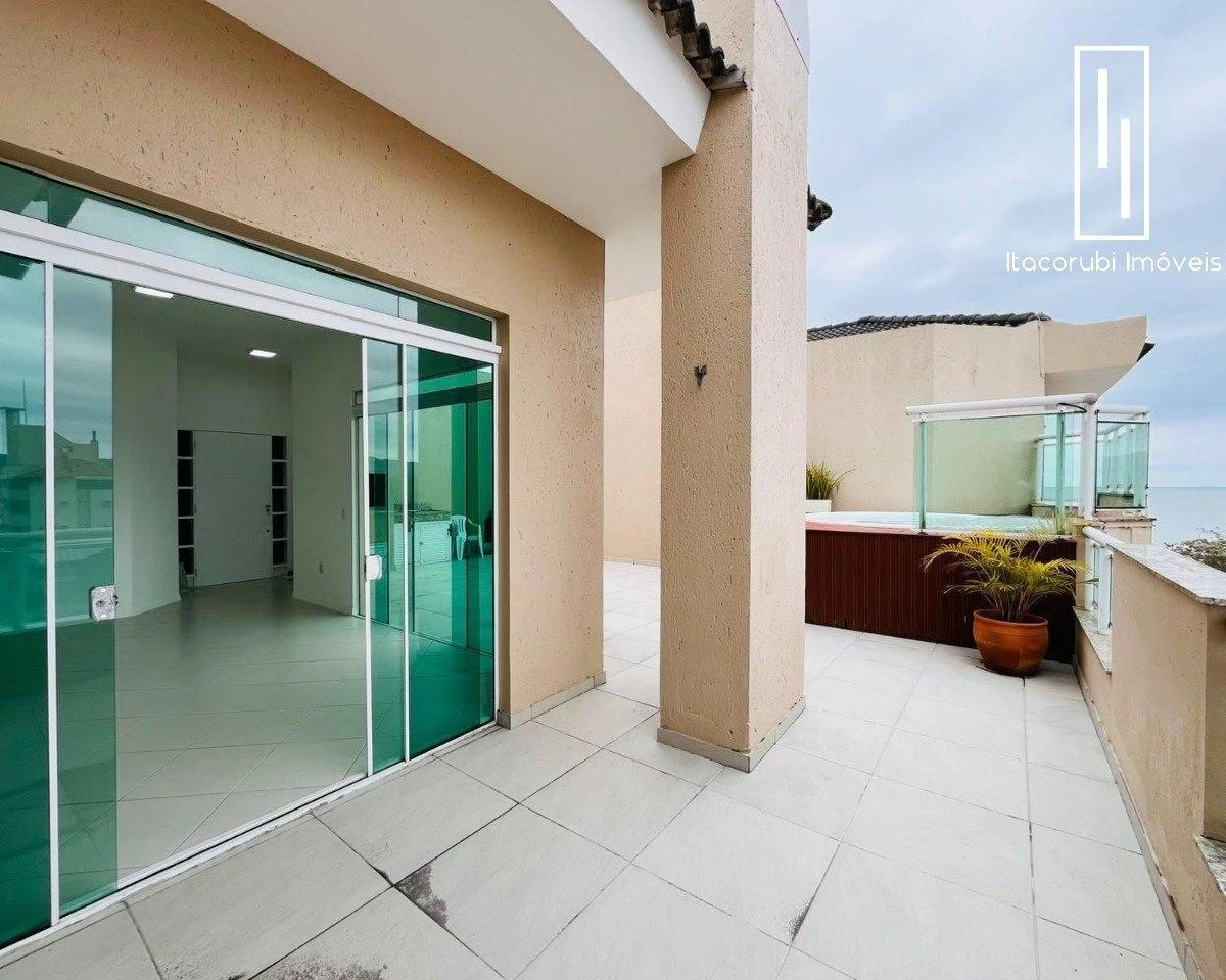 Balcony with a grill in a 2-bedroom apartment, 128 m² — photo 17