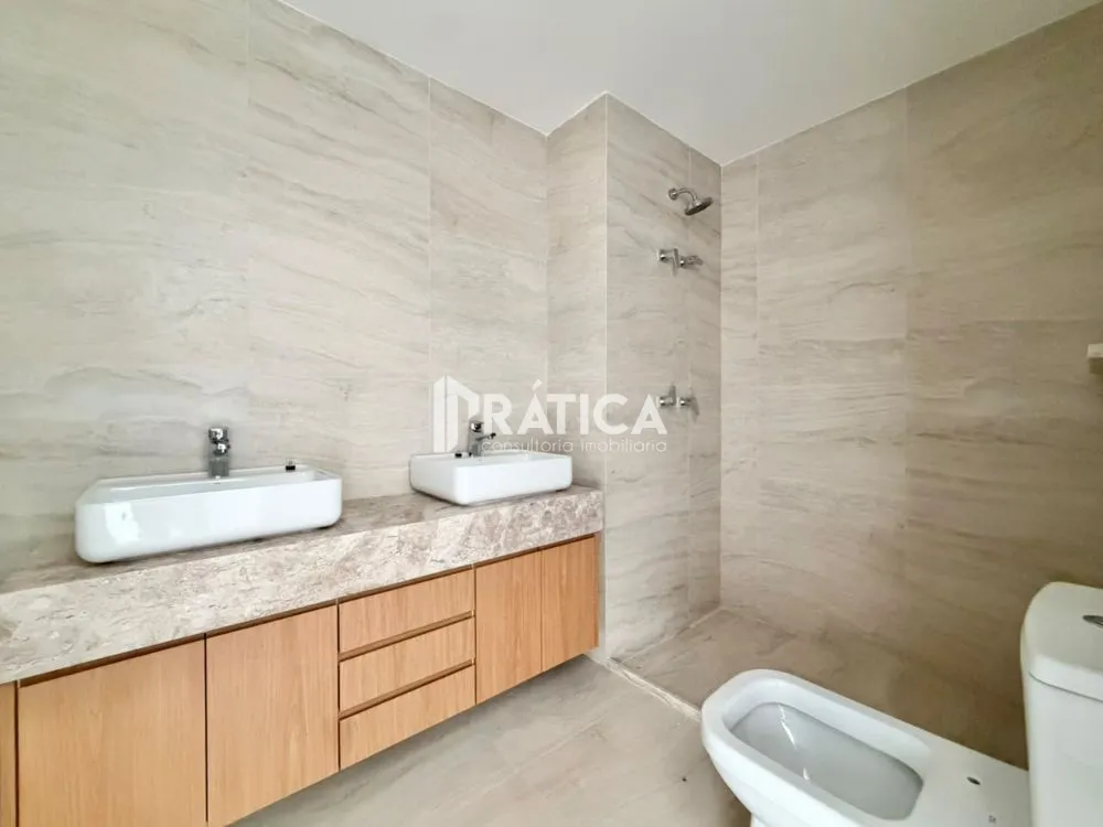 4-bedroom apartment in a building with an indoor pool — photo 23