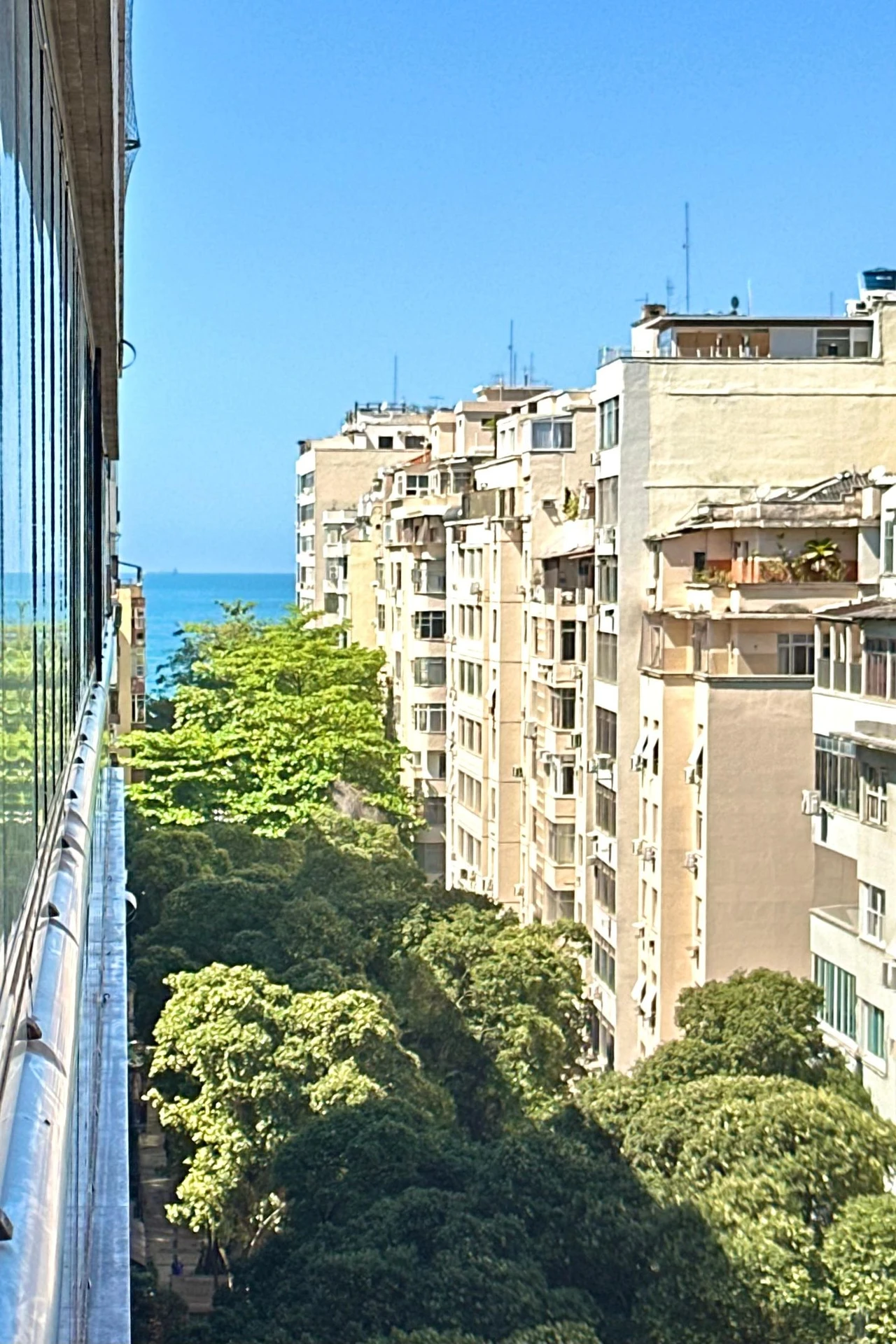 Apartamento mobiliado com 2 suítes e 3 banheiros — photo 3