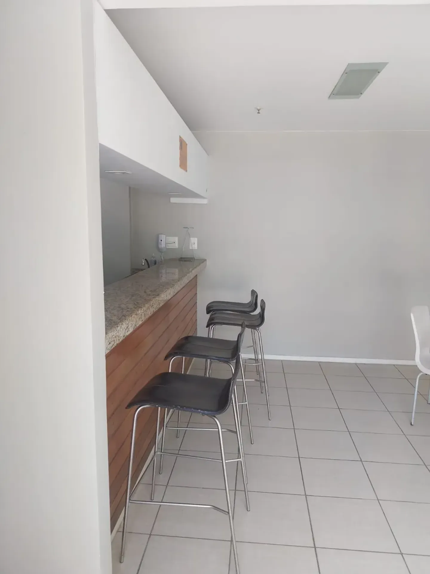 Furnished studio 38 m² on the 5th floor no parking — photo 8