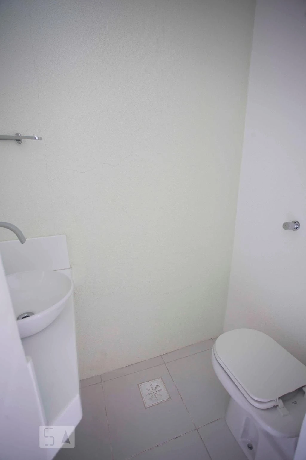 2-bedroom rental apartment with 1 bathroom and parking — photo 12