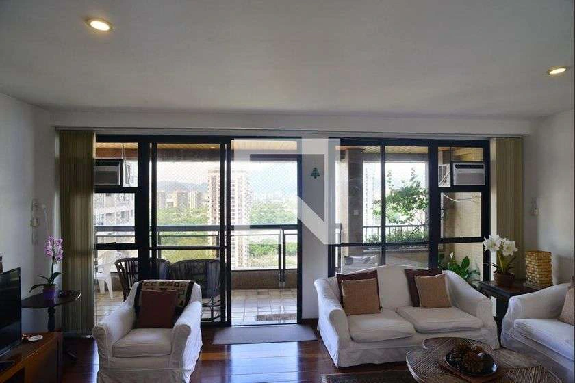 139 m² apartment with glassed-in balcony and 2 parking spots — photo 9