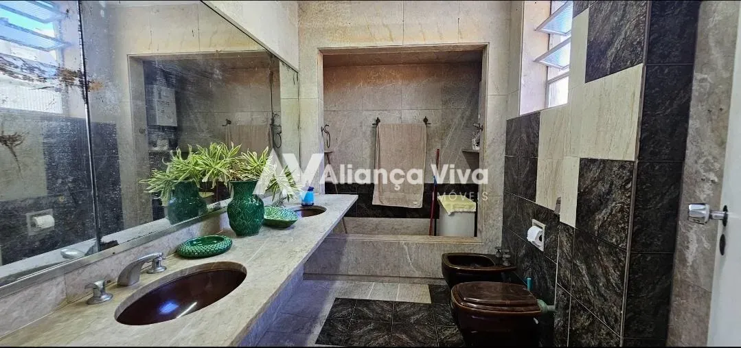 Apartamento mobiliado com 5 quartos e cozinha com fogão a gás — photo 26