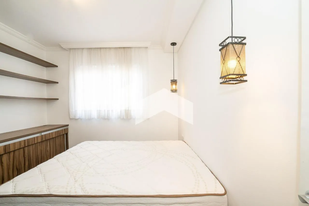 Furnished 2-bedroom apartment with 1 bathroom — photo 17