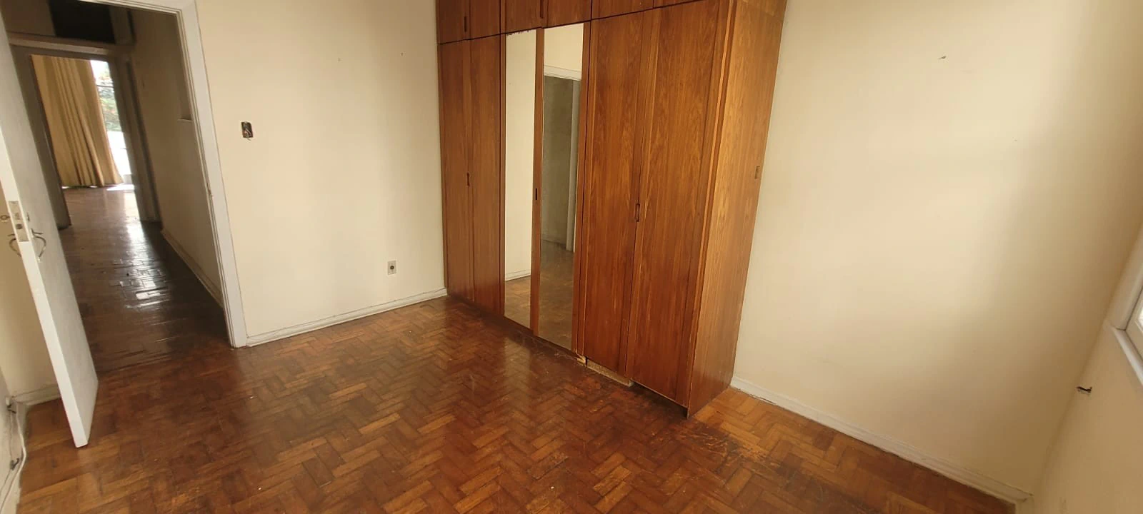 3-bedroom 150 m² apartment with 1 parking space and elevator — photo 3