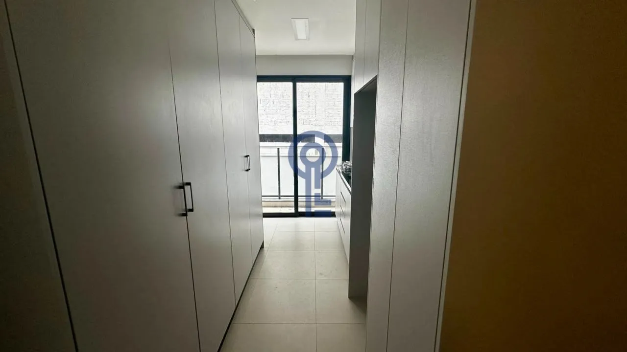 25 m² studio with 1 parking spot, balcony and open-plan kitchen — photo 13