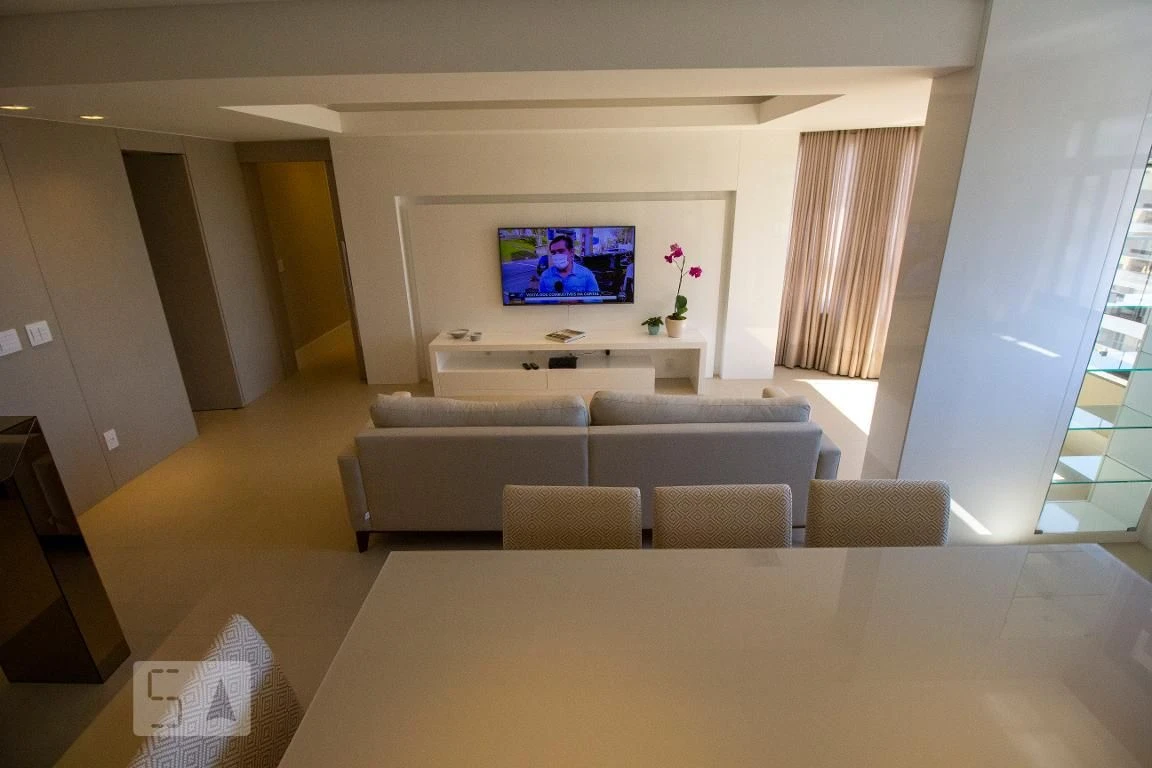 Apartamento de 4 quartos com janelas do piso ao teto, Centro — photo 23