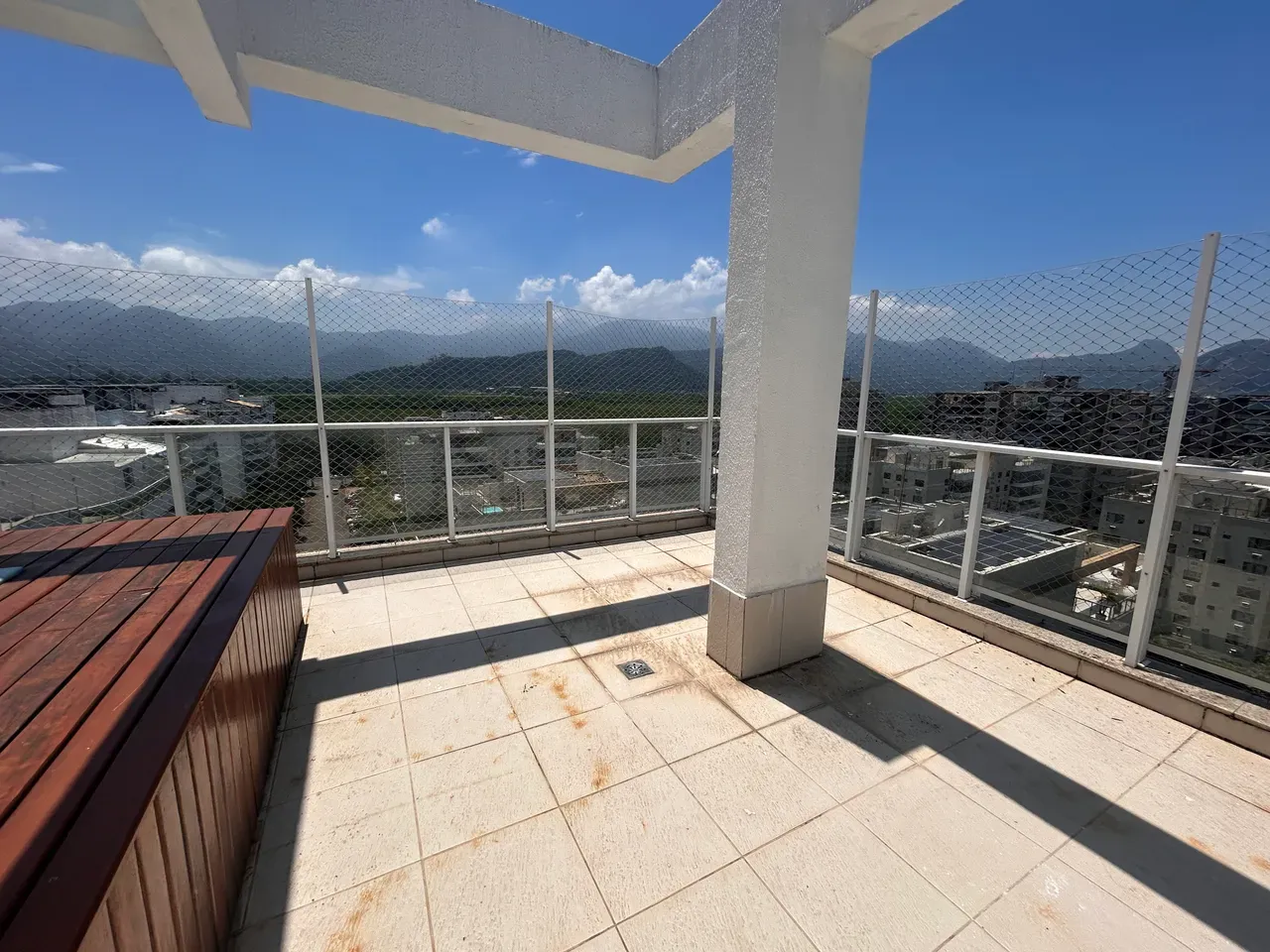 3-bedroom apartment with a mountain view in Rio de Janeiro — photo 23