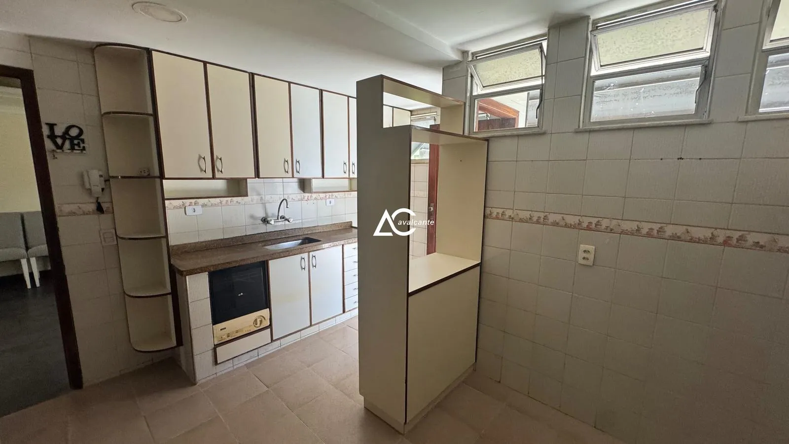 Furnished duplex house with 4 bedrooms and 600 m² — photo 48