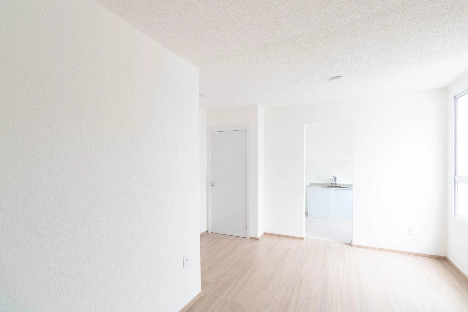 Rental apartment with 2 bedrooms, 1 bathroom and parking