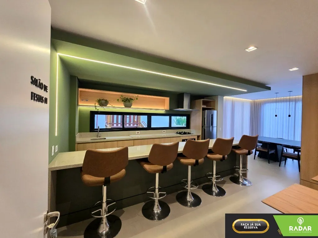 Furnished 2-bedroom apartment with open-plan kitchen — photo 30