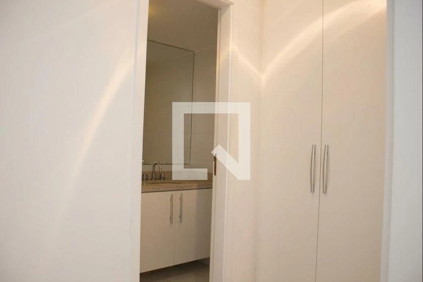 Glass-enclosed balcony in a 2-bedroom apartment, 69 m² — photo 27