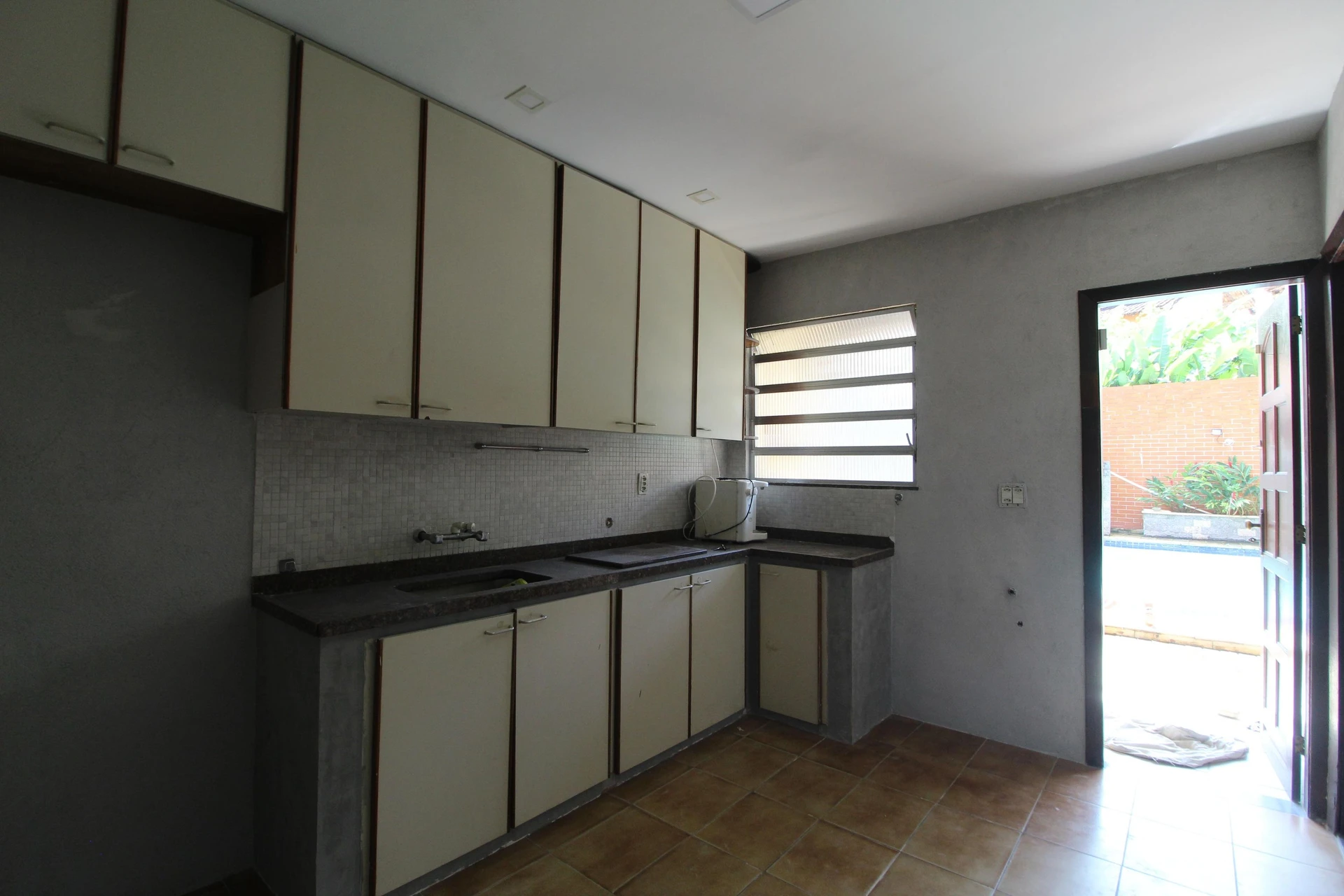 House, 450 m², with a grill on the balcony — photo 46