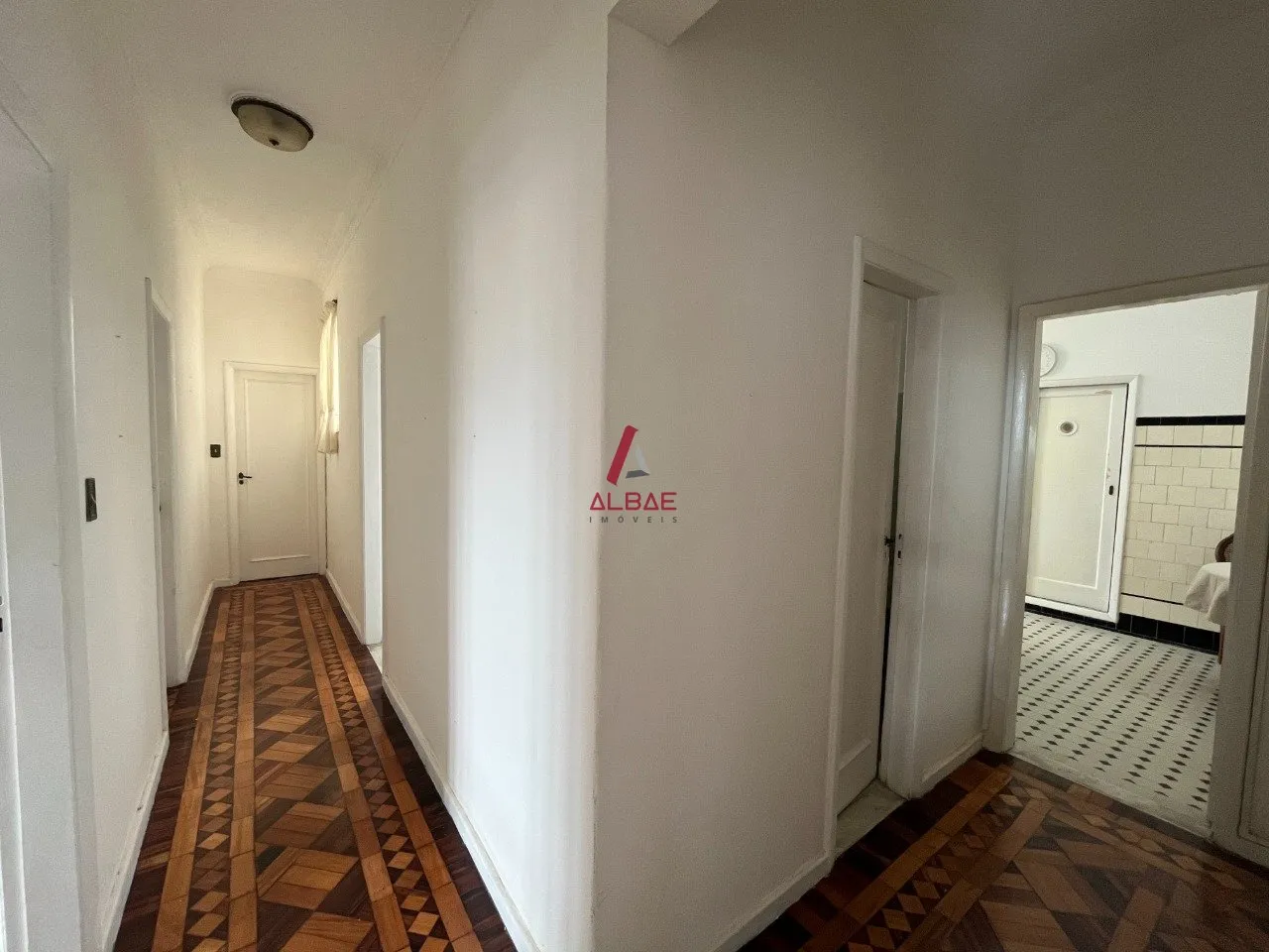 3-bedroom apartment with glassed-in balcony windows — photo 5