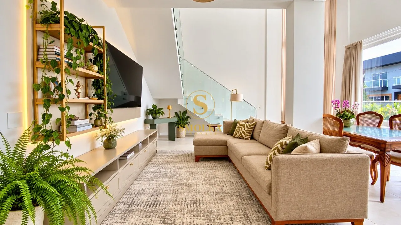 5-bedroom house with floor-to-ceiling windows — photo 10