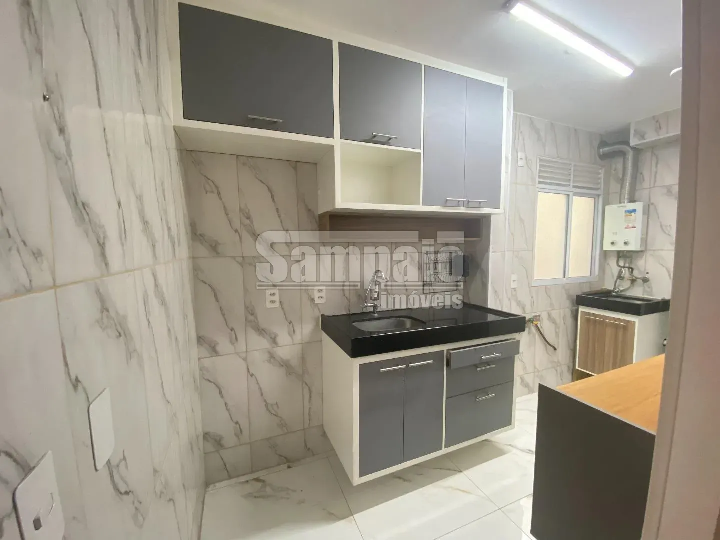 2-bedroom apartment with a closed kitchen and gas stove — photo 11