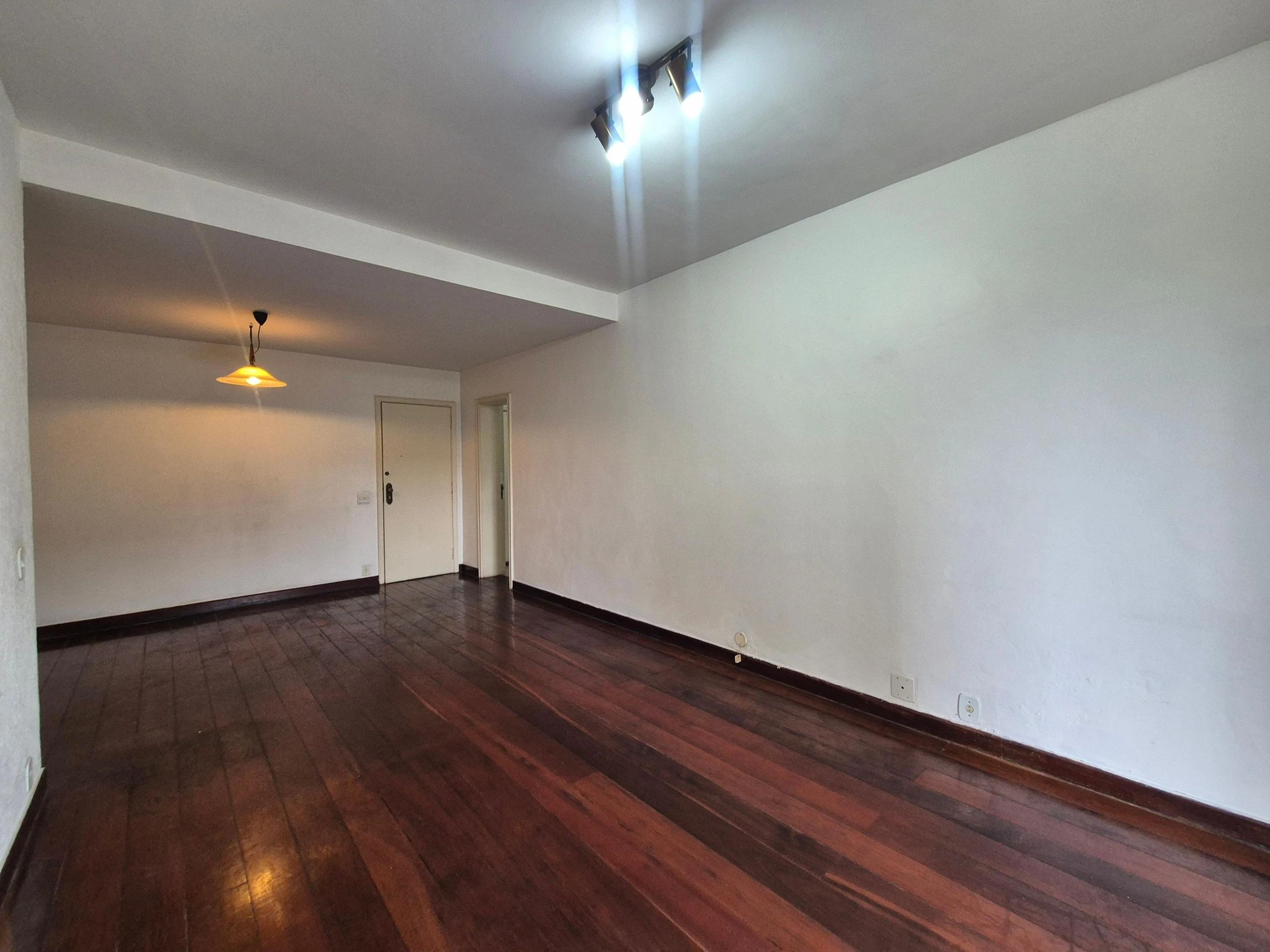 2-bedroom apartment in a building with a sauna — photo 21