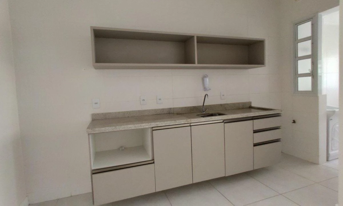 Квартира 53 м² з видом на гори та балконом із грилем — photo 7