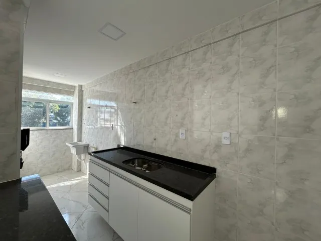 Unfurnished 1-bedroom apartment with open-plan kitchen — photo 2