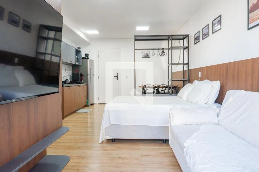 Furnished 1-bedroom apartment with a balcony — photo 2