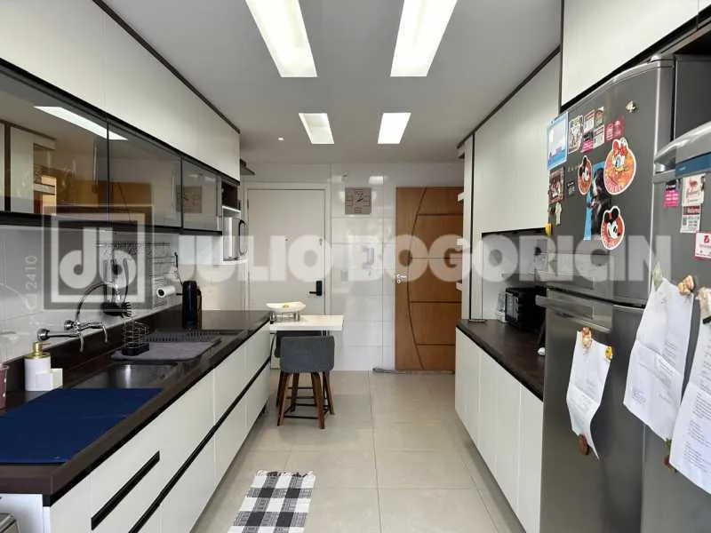 Apartamento sem mobília com 3 quartos e 5 banheiros — photo 24