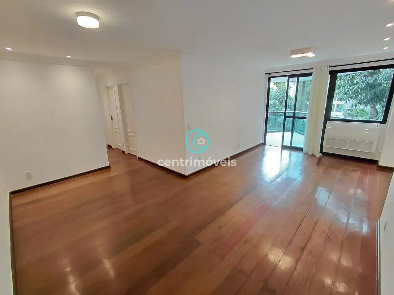 3-bedroom apartment with a walk-in closet — photo 21