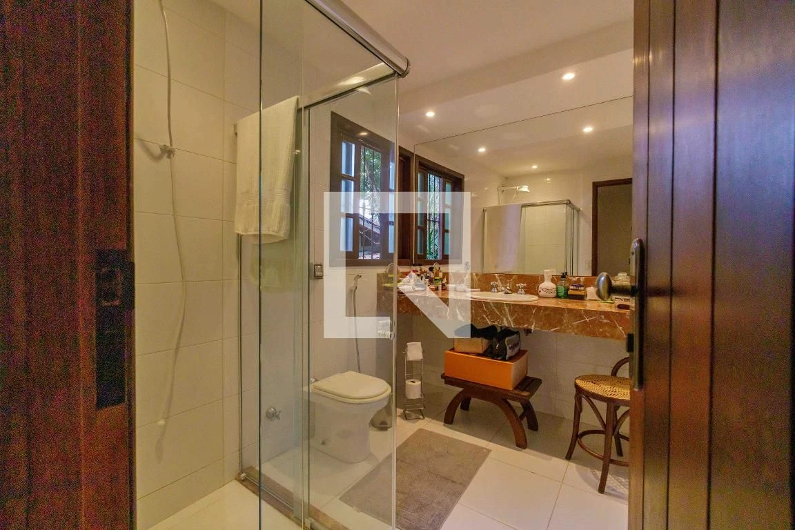 4-bedroom house with a walk-in closet in Rio de Janeiro — photo 48