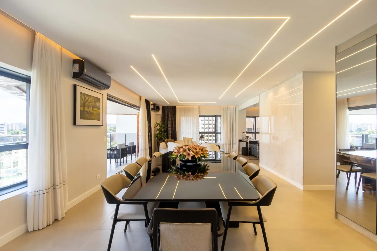 3-bedroom apartment in a building with a gym — photo 4