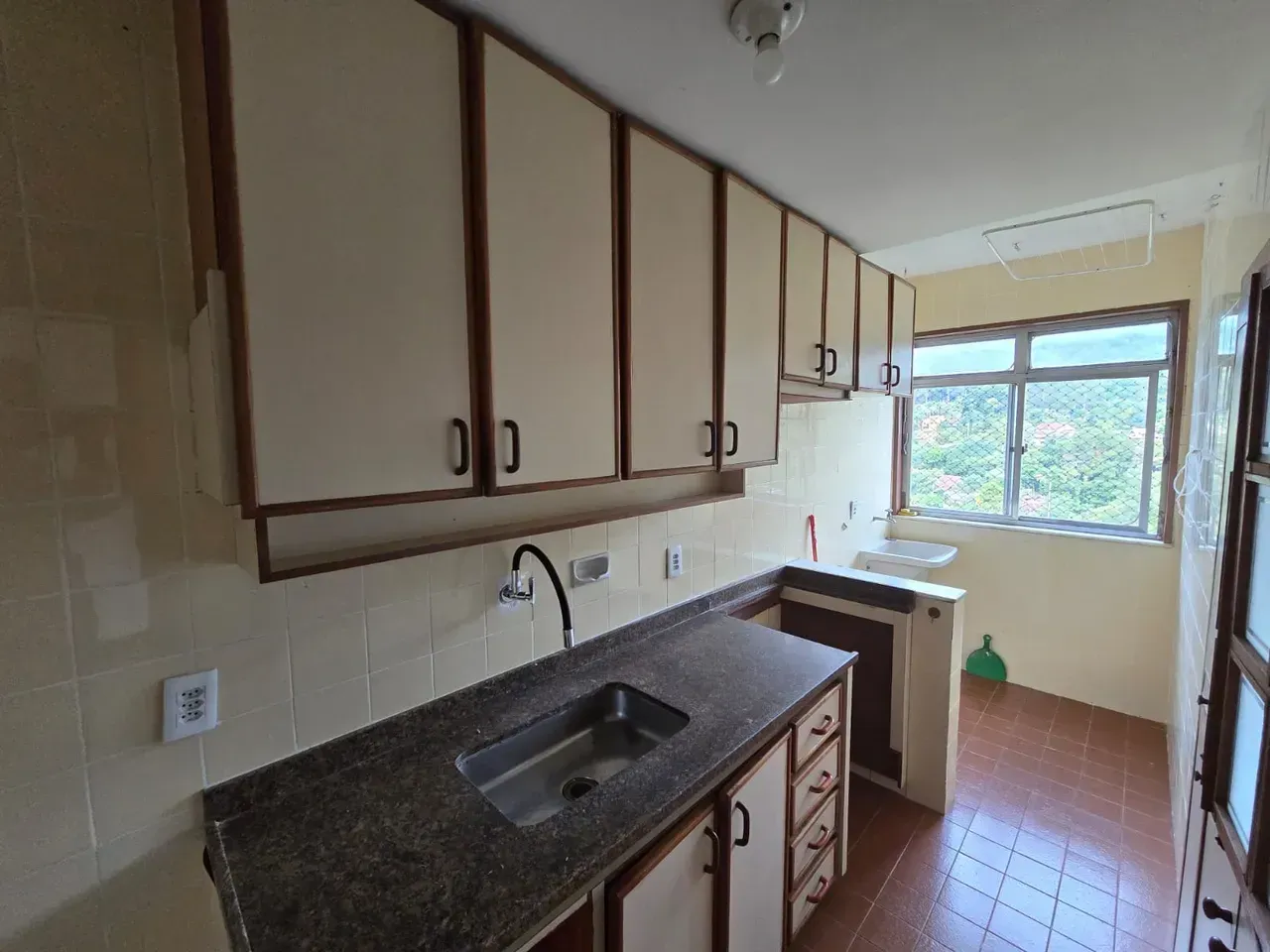 Apartamento de 2 quartos com cozinha fechada e 60 m² — photo 4