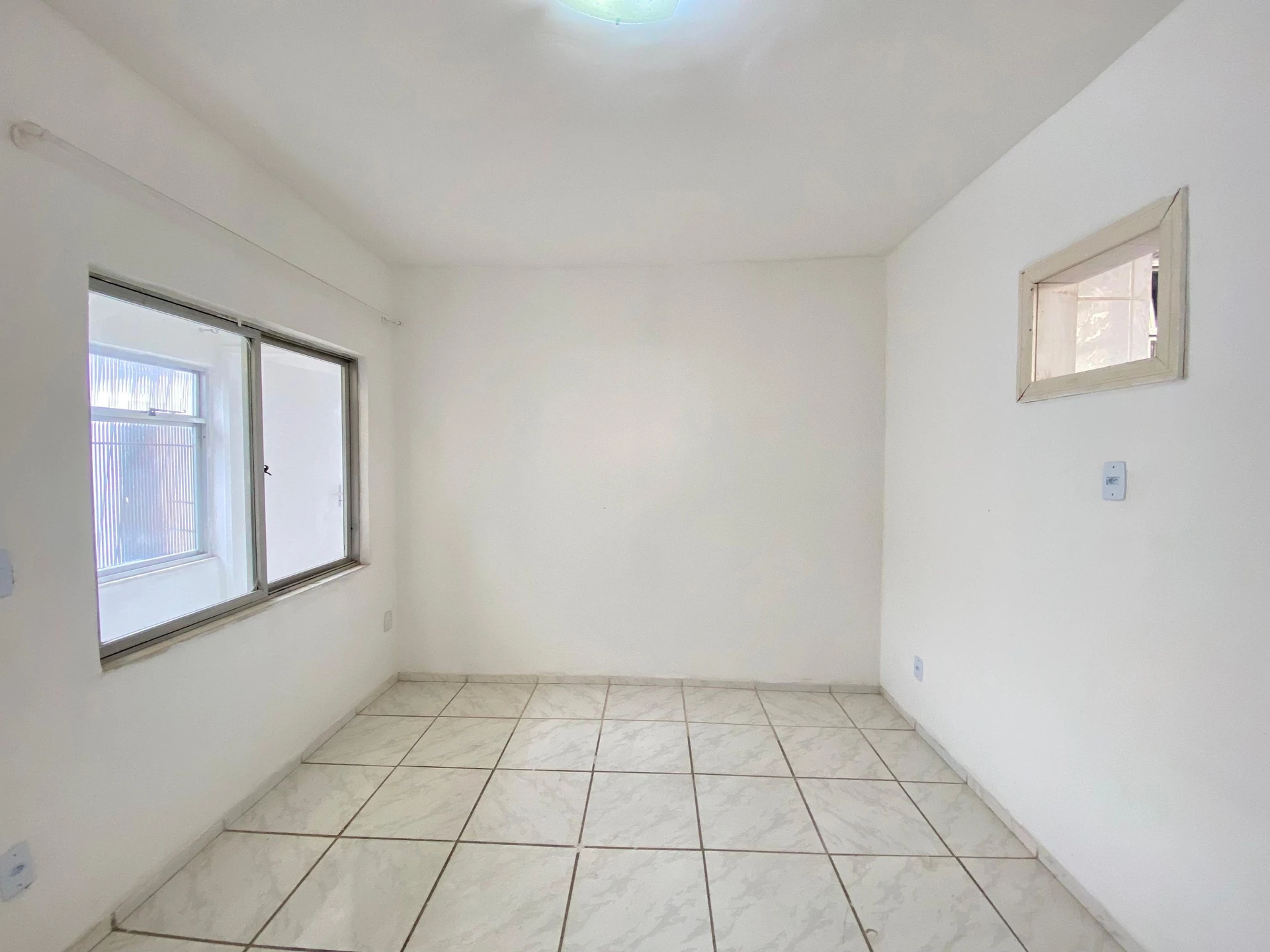 Rental house with 2 bedrooms and no parking — photo 16