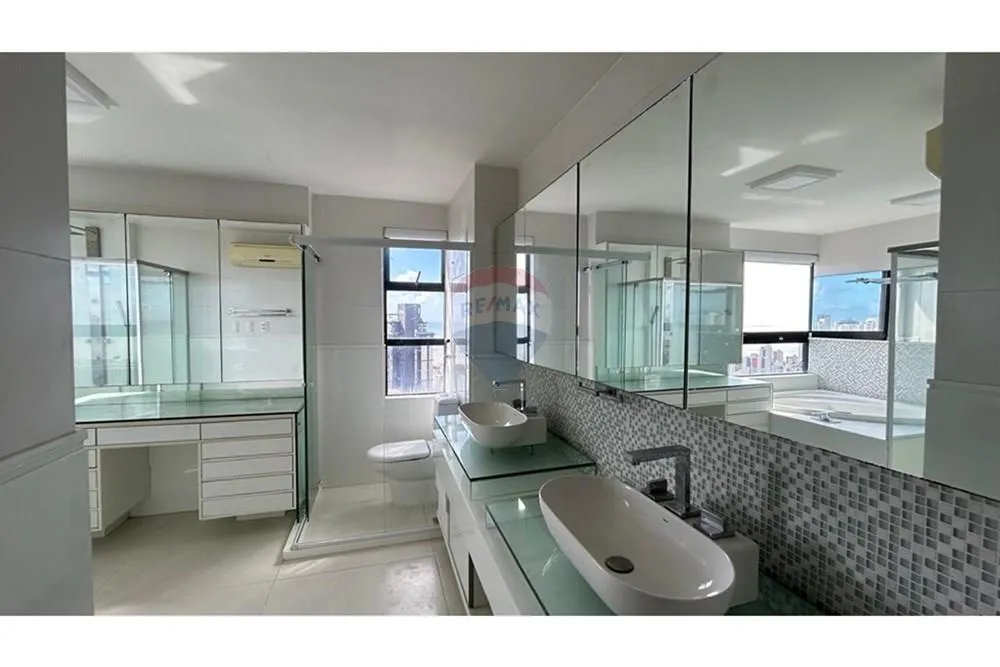 Furnished duplex apartment with open kitchen and 430 m² — photo 9
